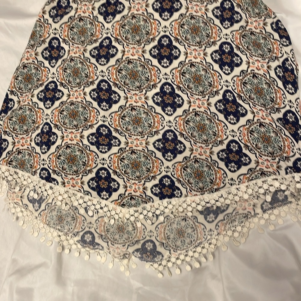 Patterned Halter Top - Picture 6 of 6
